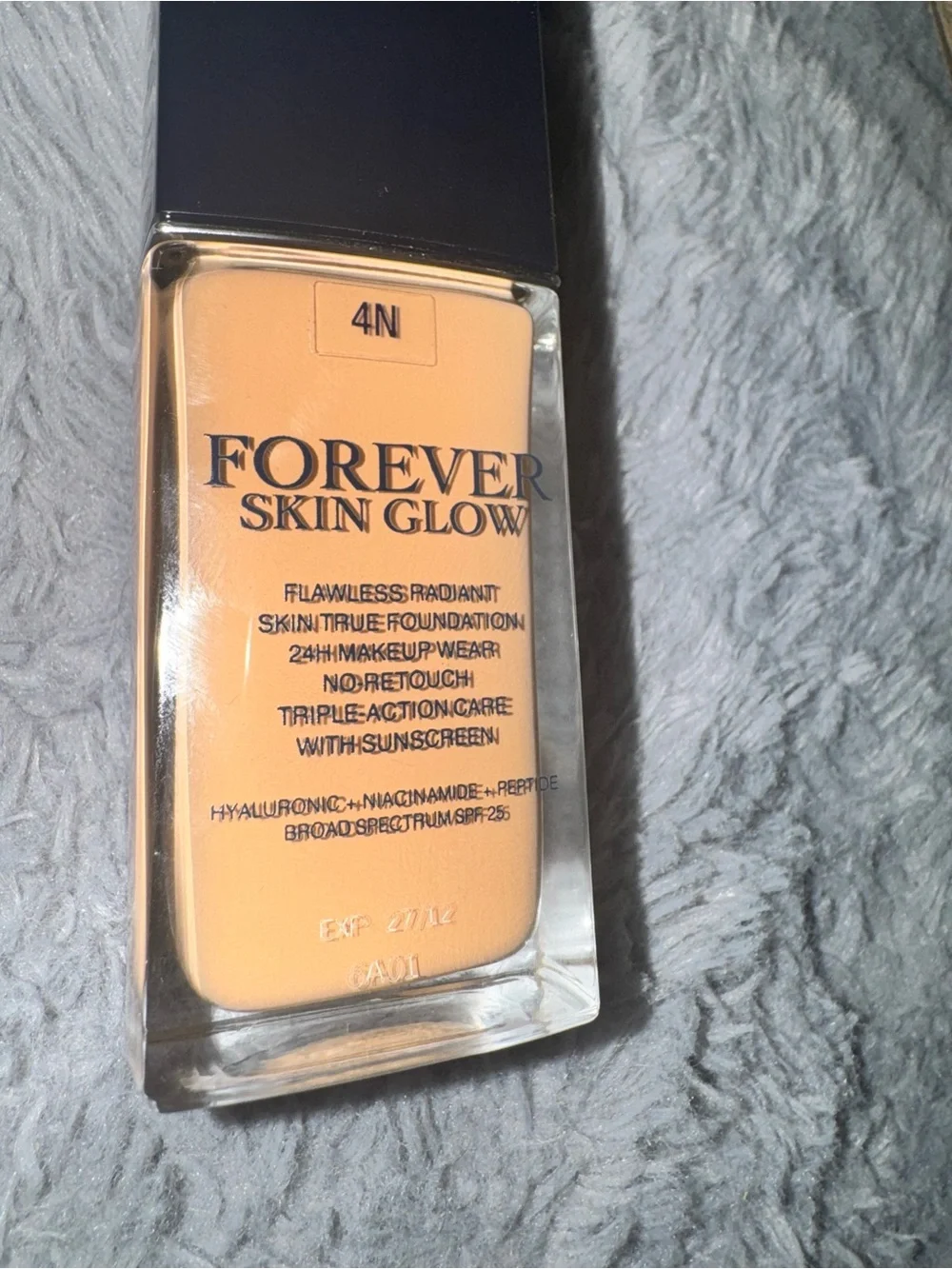 Dior Forever Skin Glow. Foundation.